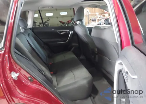 2021 Toyota Rav4 Xle z USA, uszkodzony, nr VIN 2T3W1RFV7MW163390